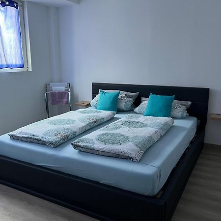 Apartments Und Zimmer Vettweiss Bagian luar foto