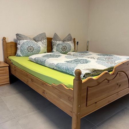 Apartments Und Zimmer Vettweiss Bagian luar foto